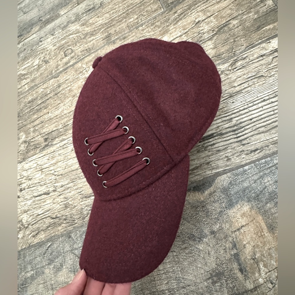 Women’s Target Soft Like Fleece Hat burgundy color